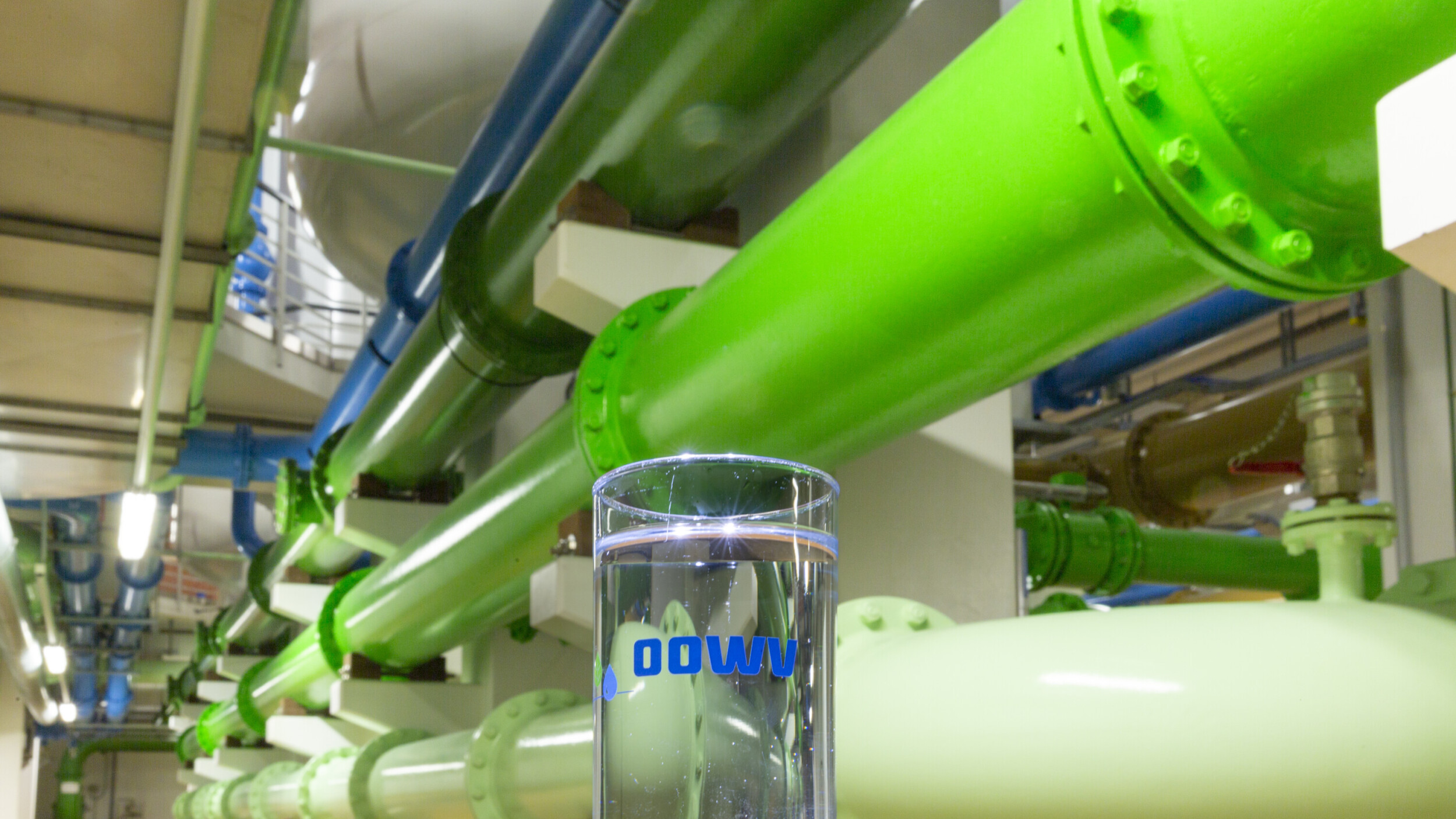 Glas im Wasserwerk des OOWV
