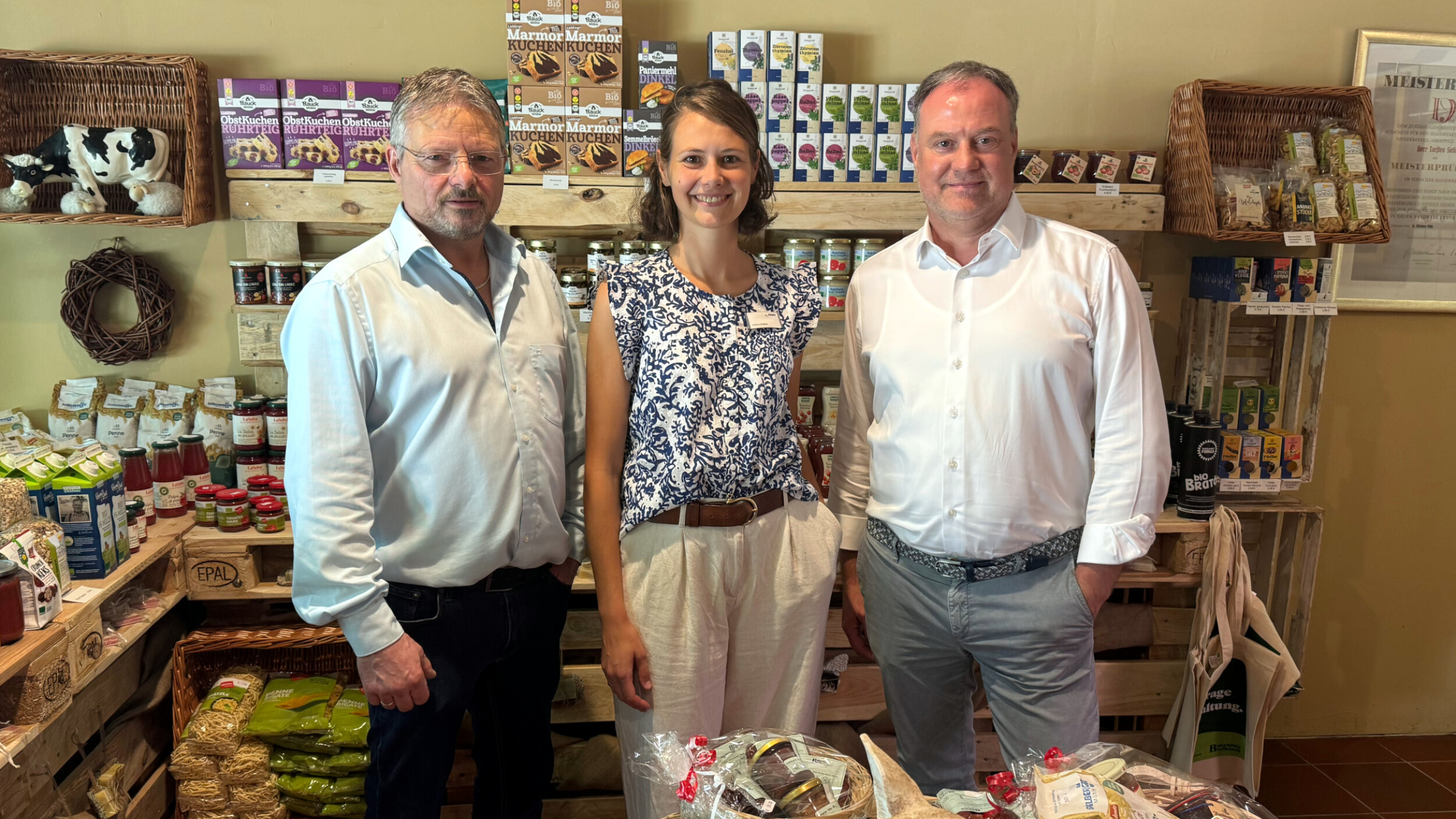 Foto 1 Wiedereroeffnung Hofladen Biohof Bakenhus